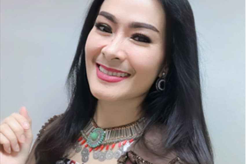 Wejangan Iis Dahlia untuk Rizki 2R yang Hari Ini Menikah: Tanggung Jawab, Jangan Egois Wejangan Iis Dahlia untuk Rizki 2R yang Hari Ini Menikah: Tanggung Jawab, Jangan Egois