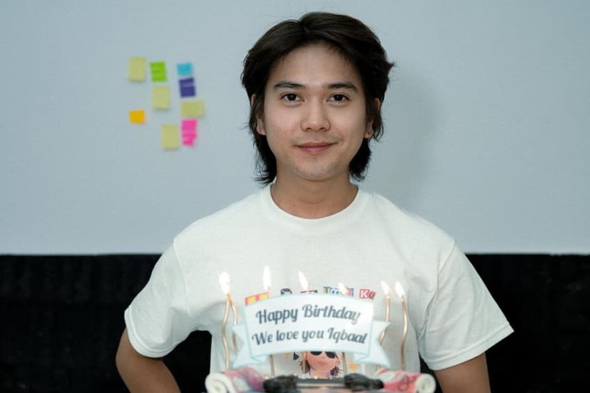 Transformasi Iqbaal Ramadhan di Usia 24 Tahun, Selipkan Pesan Bijak untuk Diri Sendiri Transformasi Iqbaal Ramadhan di Usia 24 Tahun, Selipkan Pesan Bijak untuk Diri Sendiri