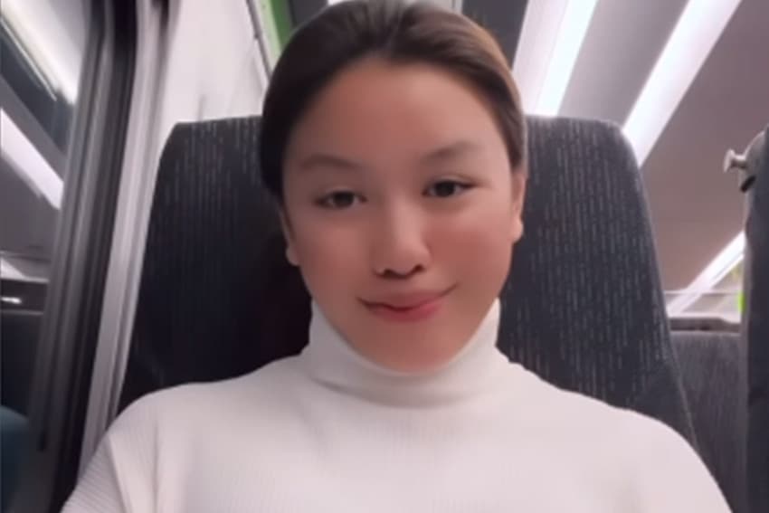 Lolly Diduga Sindir Nikita Mirzani lewat Pesan di Tantangan 'Hai Kids' yang Lagi Viral Lolly Diduga Sindir Nikita Mirzani lewat Pesan di Tantangan 'Hai Kids' yang Lagi Viral