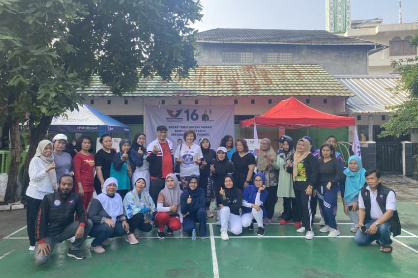 Caleg Perindo Ci Mehong Gelar Senam Pagi dan Tebus Murah Minyak Goreng di Palmerah Caleg Perindo Ci Mehong Gelar Senam Pagi dan Tebus Murah Minyak Goreng di Palmerah