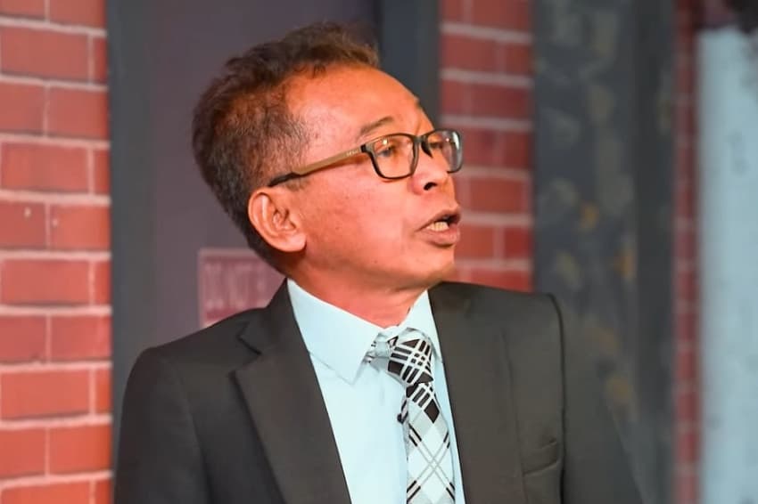 Jarwo Kwat Tuai Kritik usai Peluk Paksa Catheez, Netizen: Berlebihan Jarwo Kwat Tuai Kritik usai Peluk Paksa Catheez, Netizen: Berlebihan