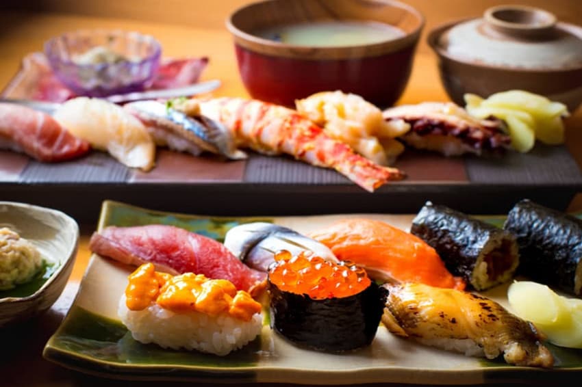 4 Tanda Sushi Masih Layak Makan, Perhatikan Tekstur dan Aroma 4 Tanda Sushi Masih Layak Makan, Perhatikan Tekstur dan Aroma