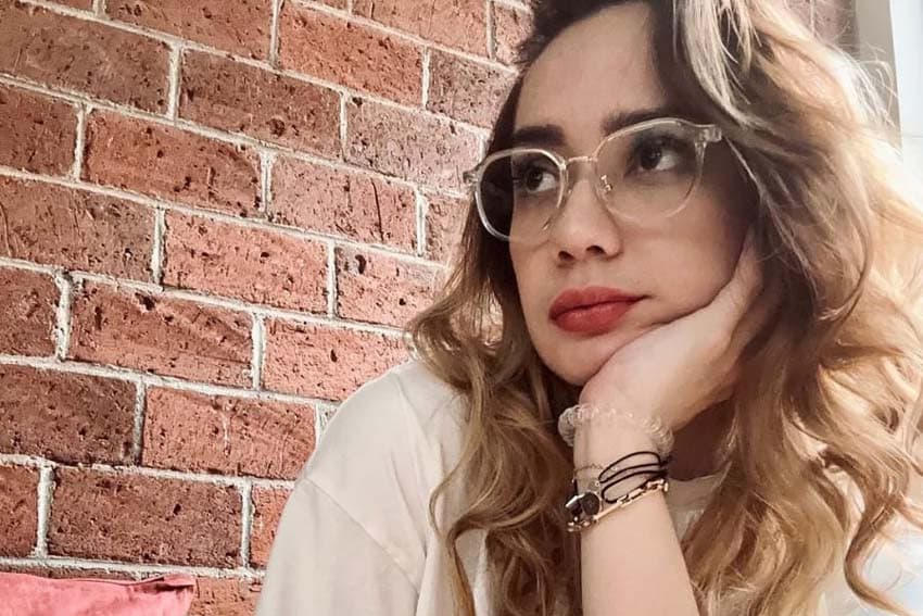 Putri Anne Keciduk Cium Pria Bule, Status Hubungan dengan Arya Saloka Kembali Dipertanyakan Putri Anne Keciduk Cium Pria Bule, Status Hubungan dengan Arya Saloka Kembali Dipertanyakan