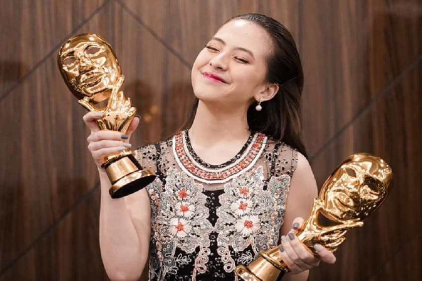 Adhisty Zara Blak-blakan soal Kedekatan dengan El Rumi, Resmi Pacaran? Adhisty Zara Blak-blakan soal Kedekatan dengan El Rumi, Resmi Pacaran?