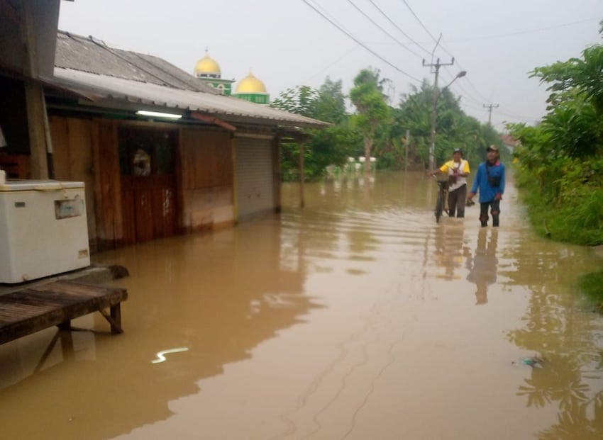352 Rumah Warga Karawang Terendam Banjir, Ketinggian Air hingga 110 Cm