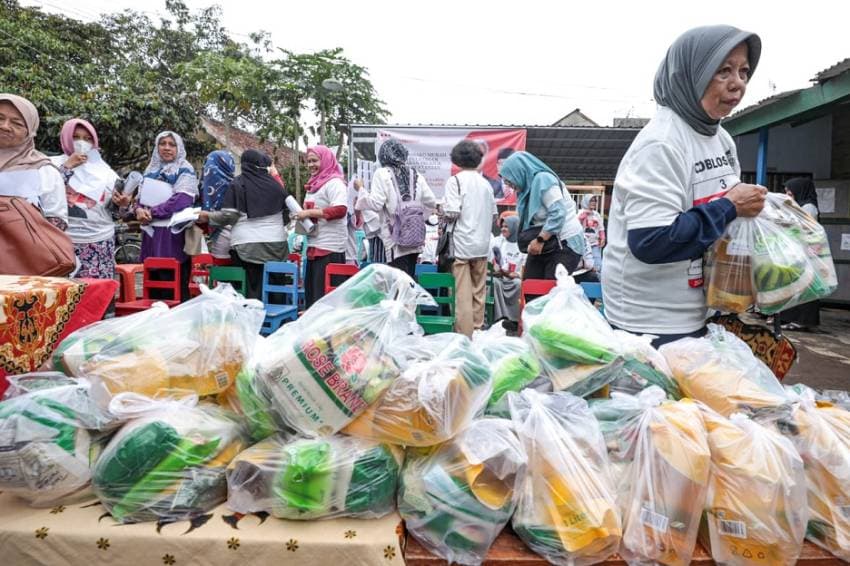 Bazar Sembako Murah, Relawan Sosialisasikan Program Unggulan Ganjar-Mahfud