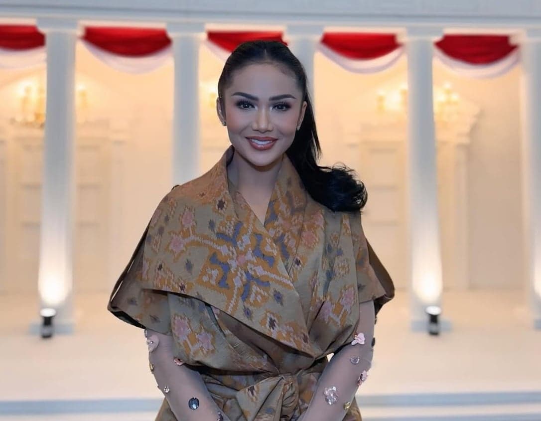 Kisah Nama Kris Dayanti Terinspirasi dari Ajaran Katolik, Diberikan Ayah Saat Melukis Salib Kisah Nama Kris Dayanti Terinspirasi dari Ajaran Katolik, Diberikan Ayah Saat Melukis Salib