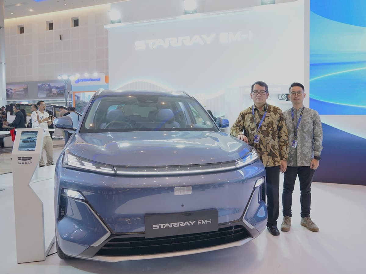 Geely Lempar Dadu Rp500 Juta di Surabaya: Senjata Canggih di Medan Perang yang Salah? Geely Lempar Dadu Rp500 Juta di Surabaya: Senjata Canggih di Medan Perang yang Salah?