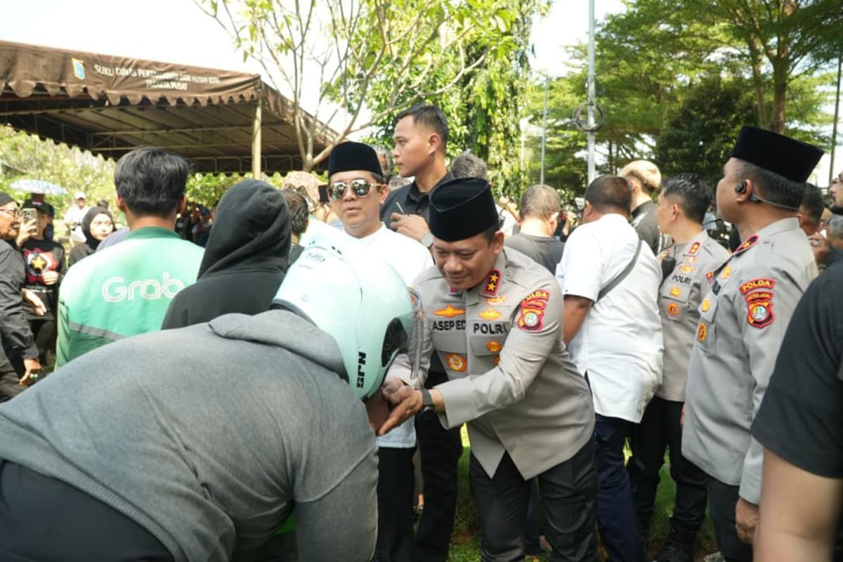 Irjen Pol Asep Edi Suheri Janji Profesional dan Transparan Usut Kematian Affan Kurniawan Irjen Pol Asep Edi Suheri Janji Profesional dan Transparan Usut Kematian Affan Kurniawan