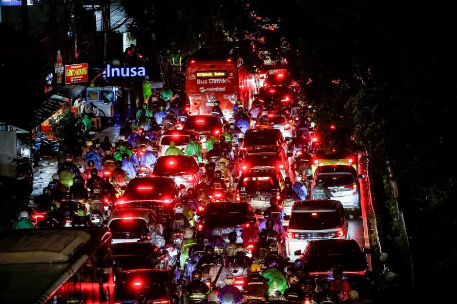 Solusi Macet Horor Jalan TB Simatupang, Kendaraan Boleh Masuk Tol secara Gratis Solusi Macet Horor Jalan TB Simatupang, Kendaraan Boleh Masuk Tol secara Gratis