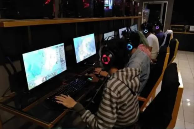 Playlist Kumpulan Lagu Warnet yang Bikin Nostalgia Playlist Kumpulan Lagu Warnet yang Bikin Nostalgia