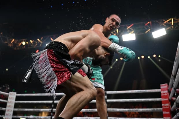 Pertahankan Gelar, Tim Tszyu Nyaris Jadi Petinju Pertama yang Robohkan Brian Mendoza Pertahankan Gelar, Tim Tszyu Nyaris Jadi Petinju Pertama yang Robohkan Brian Mendoza