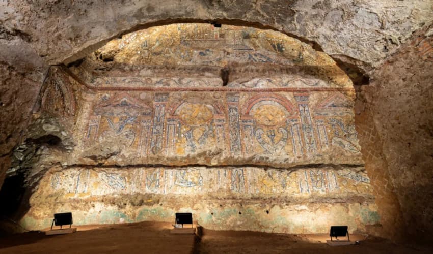 Arkeolog Ungkap Keberadaan Mosaik Romawi di Colosseum Roma Arkeolog Ungkap Keberadaan Mosaik Romawi di Colosseum Roma
