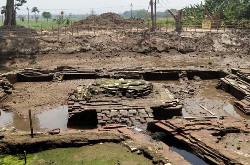 7 Peninggalan Kerajaan Kediri, Nomor 3 Candi Mistis di Gunung Kelud 7 Peninggalan Kerajaan Kediri, Nomor 3 Candi Mistis di Gunung Kelud