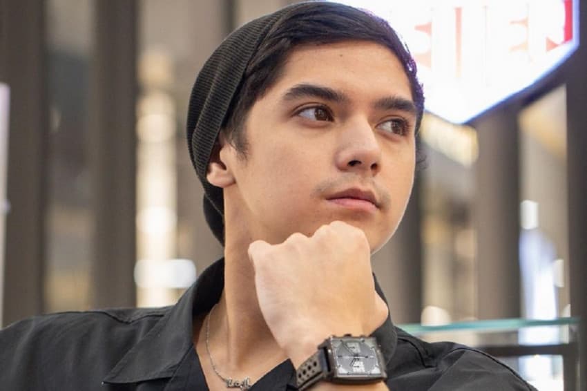 Viral Al Ghazali Ketahuan Liburan Bareng Laura Moane di Lombok Viral Al Ghazali Ketahuan Liburan Bareng Laura Moane di Lombok