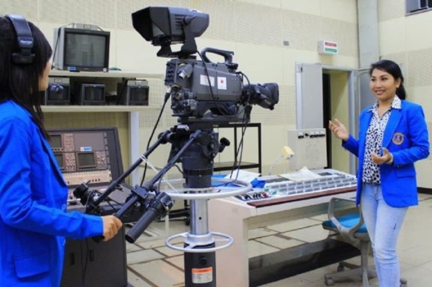 8 Universitas Jurusan Ilmu Komunikasi Terbaik di Indonesia Versi THE WUR by Subject dan Biaya Kuliahnya 8 Universitas Jurusan Ilmu Komunikasi Terbaik di Indonesia Versi THE WUR by Subject dan Biaya Kuliahnya