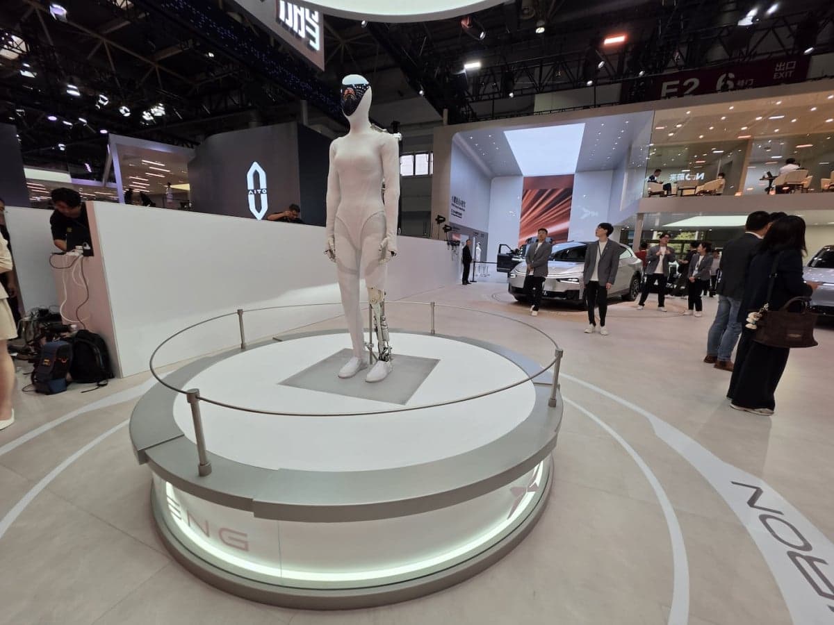 Di Beijing Auto Show 2026, Pabrikan Mobil China Pindahkan Otak Manusia ke Mobil Di Beijing Auto Show 2026, Pabrikan Mobil China Pindahkan Otak Manusia ke Mobil
