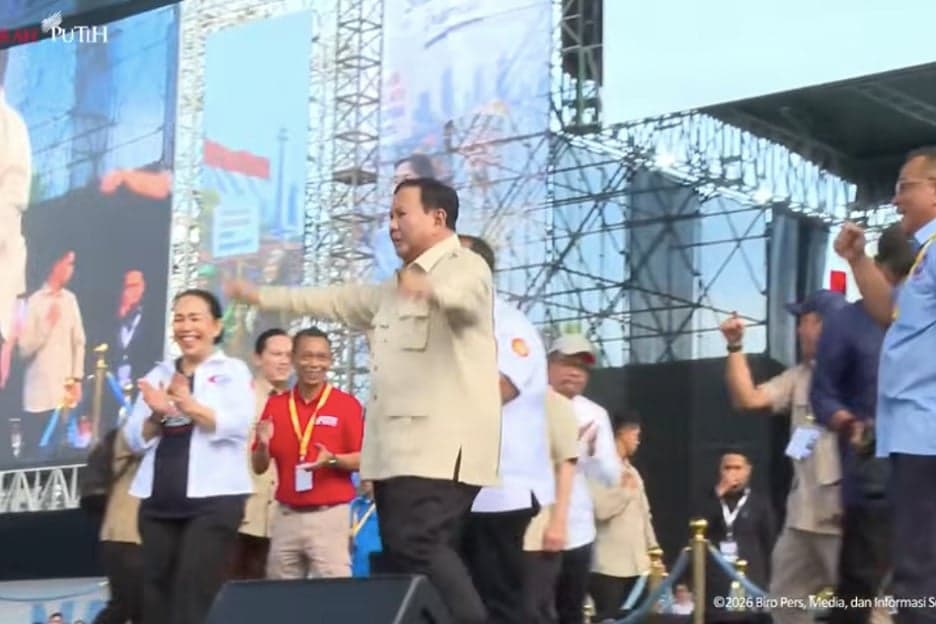 Momen Presiden Prabowo Joget Bareng Tipe-X saat Peringatan Hari Buruh di Monas Momen Presiden Prabowo Joget Bareng Tipe-X saat Peringatan Hari Buruh di Monas