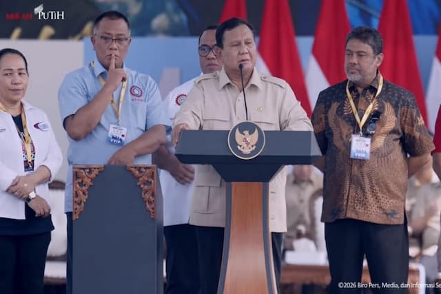 Kado May Day, Prabowo Sebut Sudah Teken Keppres Satgas Mitigasi PHK dan Kesejahteraan Buruh Kado May Day, Prabowo Sebut Sudah Teken Keppres Satgas Mitigasi PHK dan Kesejahteraan Buruh