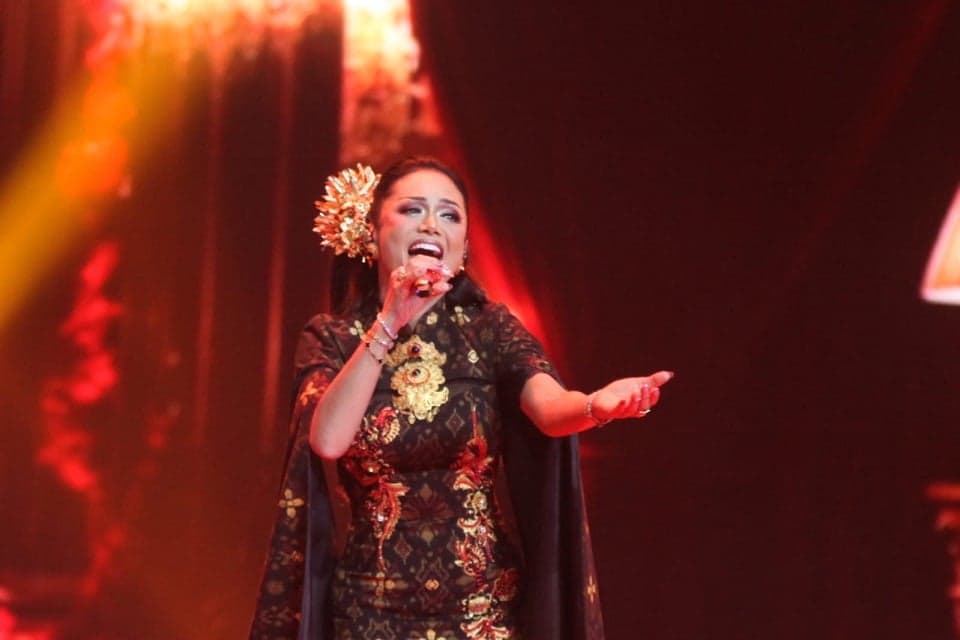 Krisdayanti Dapat Penghargaan Womens Inspiratrion Awards 2026: Jangan Pernah Takut Bermimpi Krisdayanti Dapat Penghargaan Womens Inspiratrion Awards 2026: Jangan Pernah Takut Bermimpi