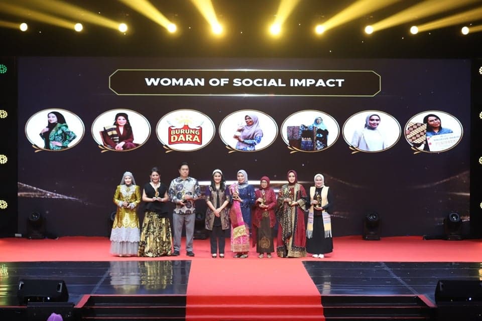 Tri Yulia Rizki Ananda Sabet Women's Inspiration Award 2026, Bertekad Hapus Stunting di Sumsel Lewat MBG Tri Yulia Rizki Ananda Sabet Women's Inspiration Award 2026, Bertekad Hapus Stunting di Sumsel Lewat MBG