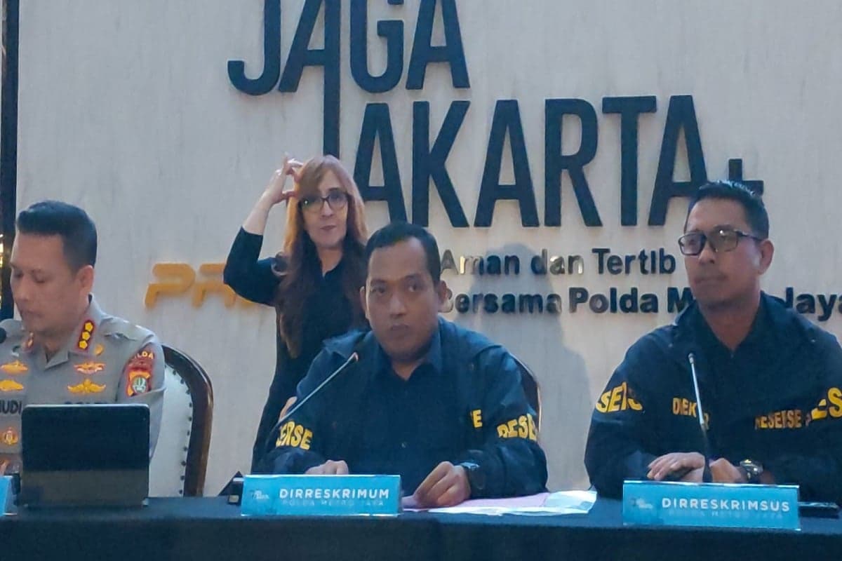 Polisi Buru Donatur Kelompok yang Hendak Bikin Rusuh Hari Buruh di Jakarta Polisi Buru Donatur Kelompok yang Hendak Bikin Rusuh Hari Buruh di Jakarta