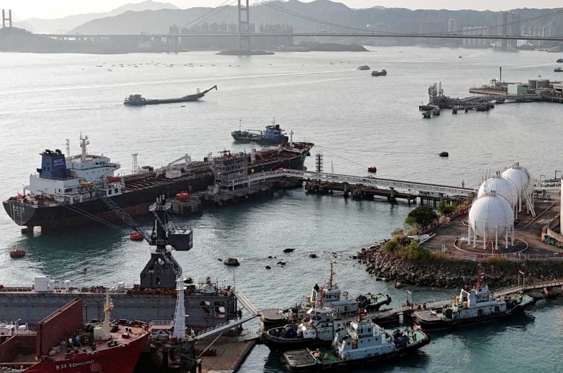 AS Sanksi Terminal Minyak China Jelang KTT Trump-Xi Jinping, Beijing Kecam Intimidasi Washington AS Sanksi Terminal Minyak China Jelang KTT Trump-Xi Jinping, Beijing Kecam Intimidasi Washington