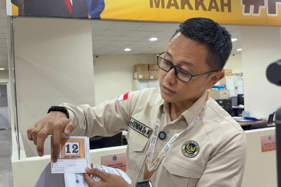 Cegah Jemaah Haji Lansia Ditelantarkan Pendorong di Masjidil Haram, Petugas Rilis Kartu Kendali Kursi Roda Cegah Jemaah Haji Lansia Ditelantarkan Pendorong di Masjidil Haram, Petugas Rilis Kartu Kendali Kursi Roda