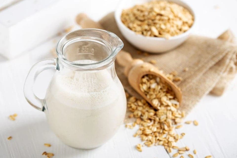 Tren Oatmilk Pengganti Susu Sapi, Menkes Ingatkan Kandungan Gula dan Kalori Tren Oatmilk Pengganti Susu Sapi, Menkes Ingatkan Kandungan Gula dan Kalori
