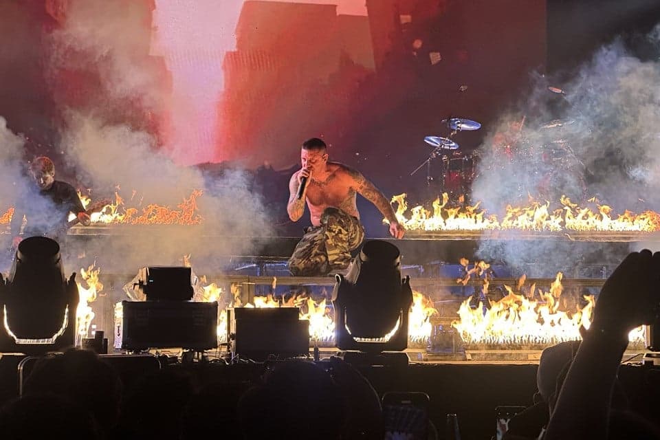 Parkway Drive Tutup Hari Pertama Hammersonic 2026 dengan Penampilan Explosive, 'Wild Eyes' Bikin Pecah Suasana Parkway Drive Tutup Hari Pertama Hammersonic 2026 dengan Penampilan Explosive, 'Wild Eyes' Bikin Pecah Suasana