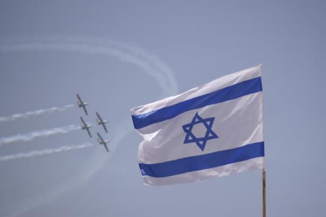 Israel Ketakutan dengan 400 Kg Uranium Iran, Bisa untuk Membuat 11 Bom Nuklir Israel Ketakutan dengan 400 Kg Uranium Iran, Bisa untuk Membuat 11 Bom Nuklir