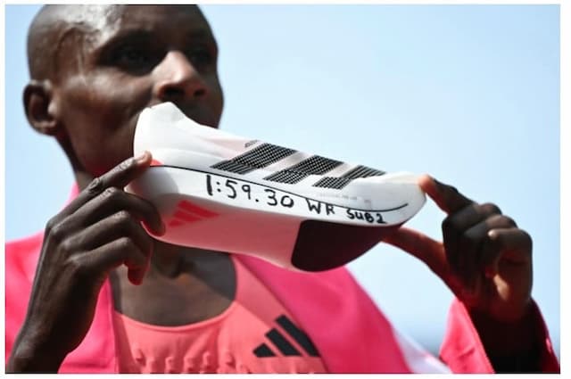 Sepatu Ajaib Rahasia Sabastian Sawe Pecahkan Rekor Lari di London Marathon Sepatu Ajaib Rahasia Sabastian Sawe Pecahkan Rekor Lari di London Marathon