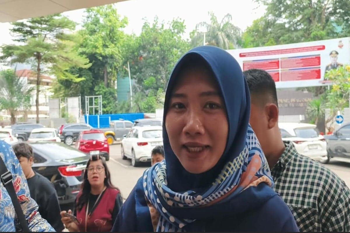 Eks ART Jalani Pemeriksaan Perdana Buntut Dugaan Penganiayaan Erin Wartia Hari Ini Eks ART Jalani Pemeriksaan Perdana Buntut Dugaan Penganiayaan Erin Wartia Hari Ini