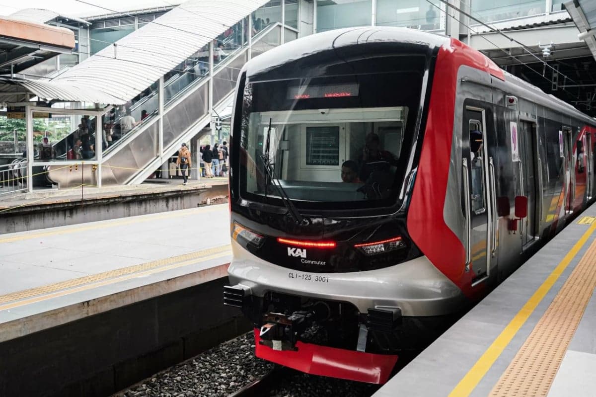 Penyebab KRL Gangguan di Antara Stasiun Jurangmangu-Pondok Ranji: LAA Tersambar Petir Penyebab KRL Gangguan di Antara Stasiun Jurangmangu-Pondok Ranji: LAA Tersambar Petir