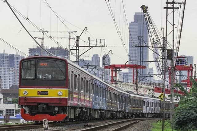Gangguan Listrik, KRL Commuter Tanah Abang Hanya Sampai Kebayoran, dari Rangkasbitung Sampai Serpong Gangguan Listrik, KRL Commuter Tanah Abang Hanya Sampai Kebayoran, dari Rangkasbitung Sampai Serpong