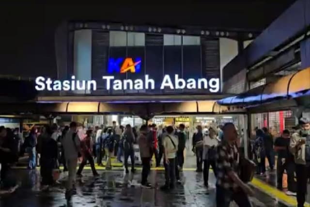 KRL Arah Rangkasbitung Sudah Beroperasi Lagi KRL Arah Rangkasbitung Sudah Beroperasi Lagi