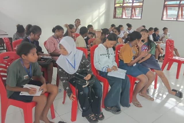 Gerakan Doom Tra Kosong, Masyarakat Sorong Diajak Belajar Bahasa Inggris Gerakan Doom Tra Kosong, Masyarakat Sorong Diajak Belajar Bahasa Inggris
