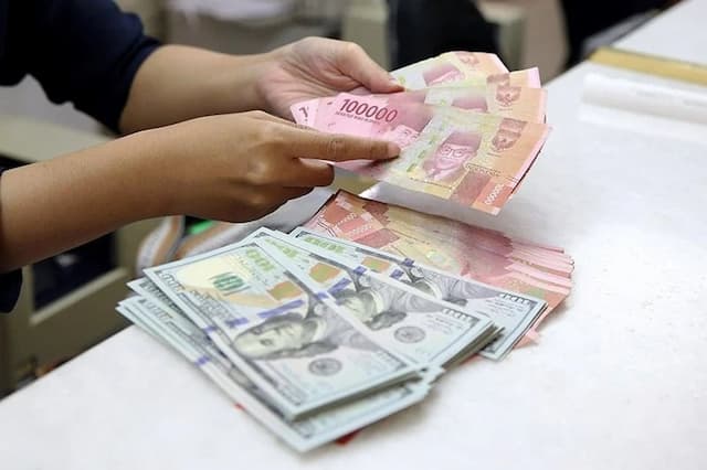 Rupiah Babak Belur Tembus Rp17.401 per Dolar AS Pagi Ini Rupiah Babak Belur Tembus Rp17.401 per Dolar AS Pagi Ini