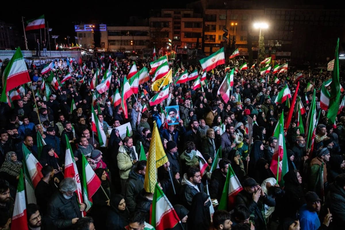 31 Juta Rakyat Iran Daftar Sukarelawan Berani Mati untuk Hadapi Ancaman Perang Jilid II, Ini 5 Faktanya 31 Juta Rakyat Iran Daftar Sukarelawan Berani Mati untuk Hadapi Ancaman Perang Jilid II, Ini 5 Faktanya