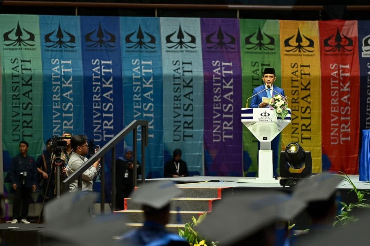 Inspirasi Lulusan Kampus Reformasi, Anwar Hafid Komitmen Wujudkan Pendidikan Berkualitas Inspirasi Lulusan Kampus Reformasi, Anwar Hafid Komitmen Wujudkan Pendidikan Berkualitas