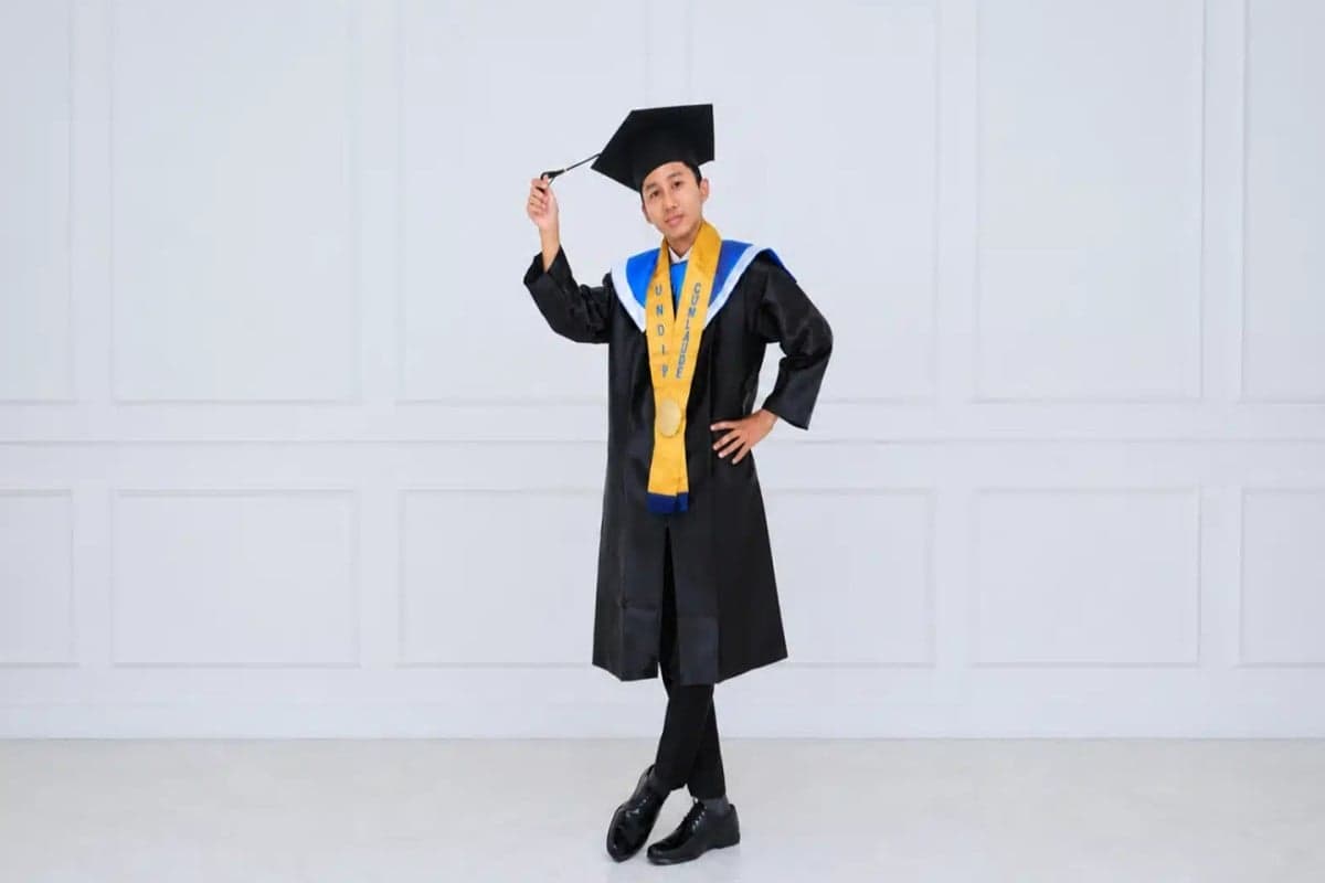 Wisudawan Termuda Undip Usia 18 Tahun, Pato Sayyaf Lulus S1 Fisika dengan IPK 3,68 Wisudawan Termuda Undip Usia 18 Tahun, Pato Sayyaf Lulus S1 Fisika dengan IPK 3,68