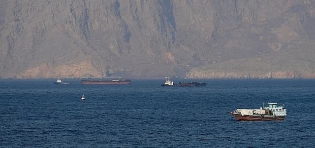 IRGC: Jalur Pelayaran yang Stabil Melalui Selat Hormuz akan Terjamin setelah Ancaman AS Dinetralkan IRGC: Jalur Pelayaran yang Stabil Melalui Selat Hormuz akan Terjamin setelah Ancaman AS Dinetralkan