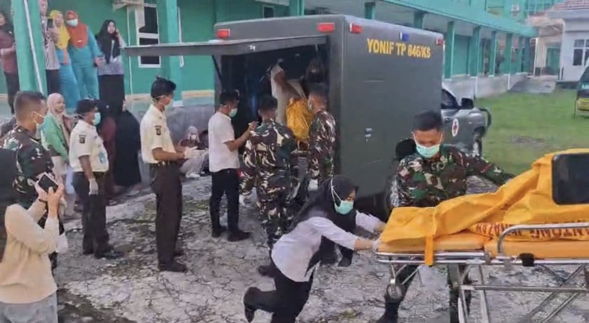 16 Jenazah Kecelakaan Maut Bus ALS vs Truk Tangki Dibawa ke RS Bhayangkara Palembang 16 Jenazah Kecelakaan Maut Bus ALS vs Truk Tangki Dibawa ke RS Bhayangkara Palembang