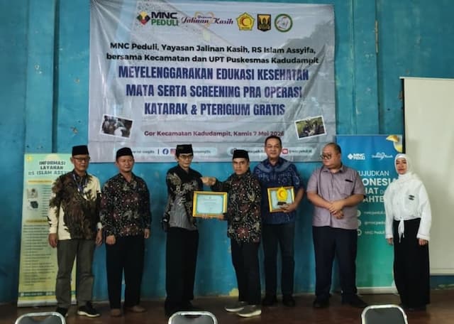 Gelar Pemeriksaan Mata Gratis di Kadudampit Bersama MNC Peduli, Direktur RSI Assyifa Sukabumi: Sangat Berdampak Bagi Masyarakat Gelar Pemeriksaan Mata Gratis di Kadudampit Bersama MNC Peduli, Direktur RSI Assyifa Sukabumi: Sangat Berdampak Bagi Masyarakat