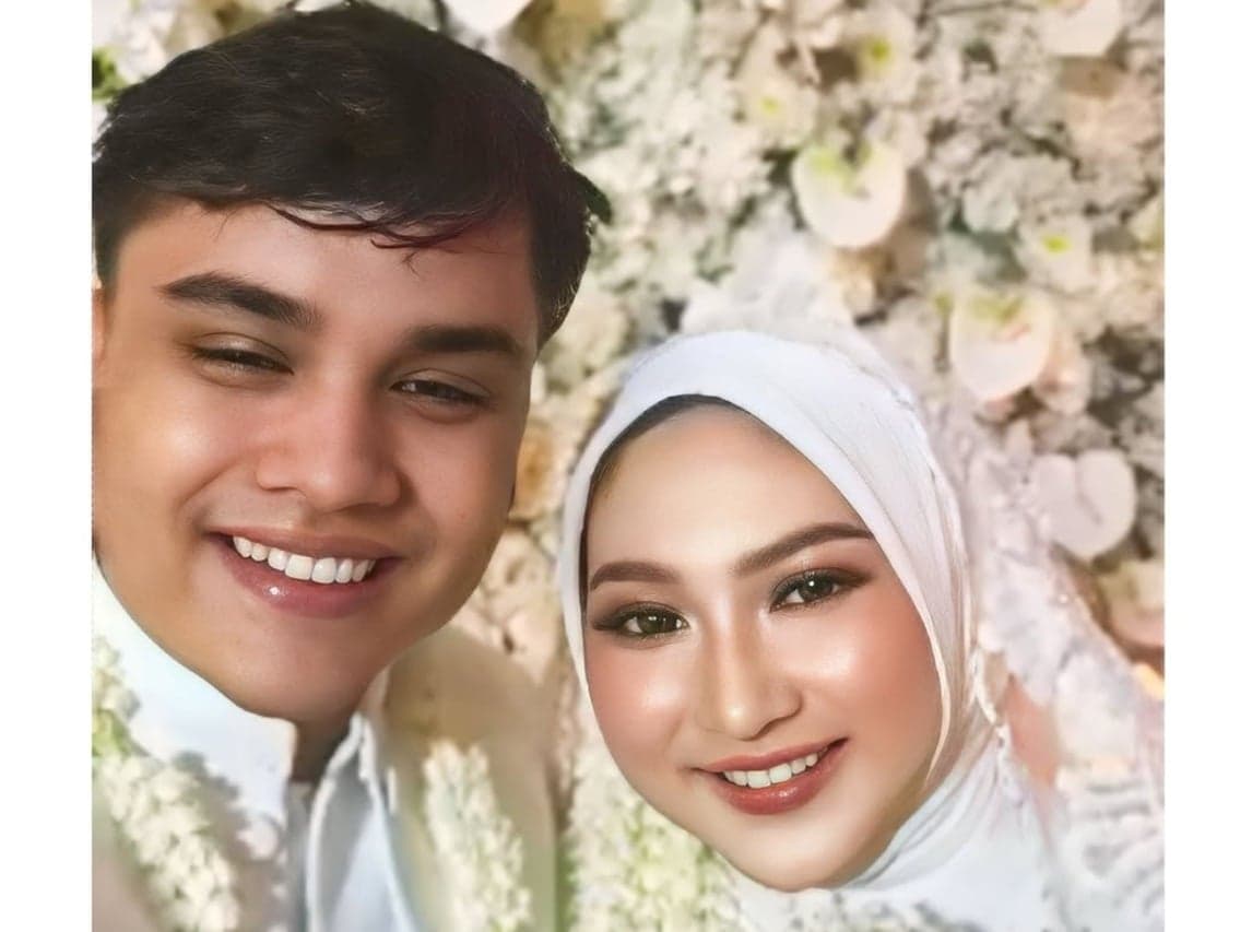 Ressa Rossano Ungkap Awal Kenalan dengan Istri, Dekati Anak Bos Saat Kerja di Toko Madura Ressa Rossano Ungkap Awal Kenalan dengan Istri, Dekati Anak Bos Saat Kerja di Toko Madura