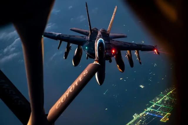 AS Bilang Perang Berakhir, tapi Jet Tempur F/A-18 Amerika Serang Kapal Tanker Iran AS Bilang Perang Berakhir, tapi Jet Tempur F/A-18 Amerika Serang Kapal Tanker Iran