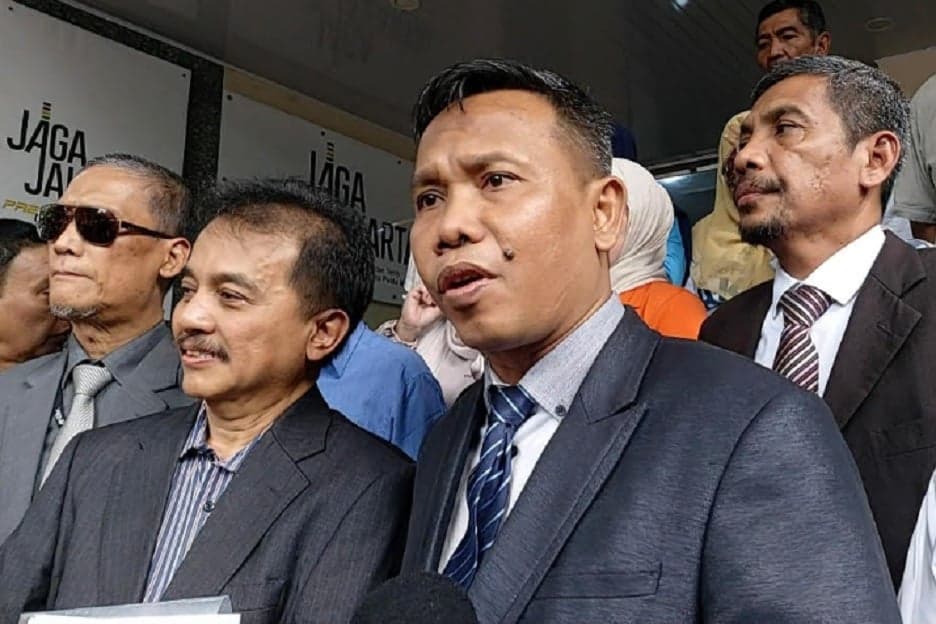 Roy Suryo Jalani Wajib Lapor ke-25, Kuasa Hukum: Semua Gara-gara Laporan Jokowi Roy Suryo Jalani Wajib Lapor ke-25, Kuasa Hukum: Semua Gara-gara Laporan Jokowi