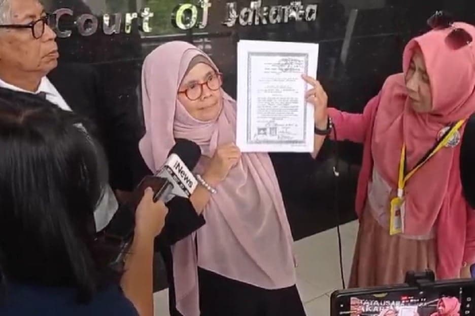 Bonjowi Tuding UGM Sengaja Pasang Badan Bela Jokowi Bonjowi Tuding UGM Sengaja Pasang Badan Bela Jokowi