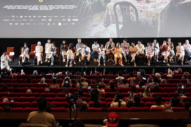 Baim Wong Hadirkan Drama Keluarga Penuh Air Mata lewat Film 'Semua Akan Baik-Baik Saja' Baim Wong Hadirkan Drama Keluarga Penuh Air Mata lewat Film 'Semua Akan Baik-Baik Saja'