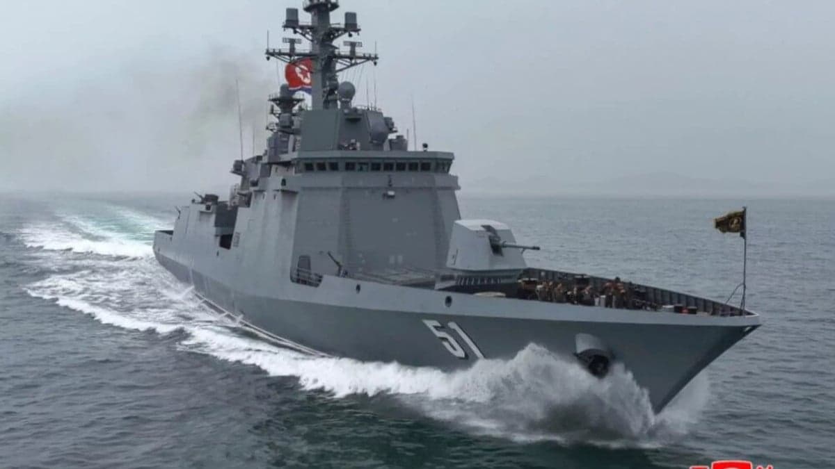 Korea Utara Menguji Kapal Perusak Choe Hyon Baru Korea Utara Menguji Kapal Perusak Choe Hyon Baru